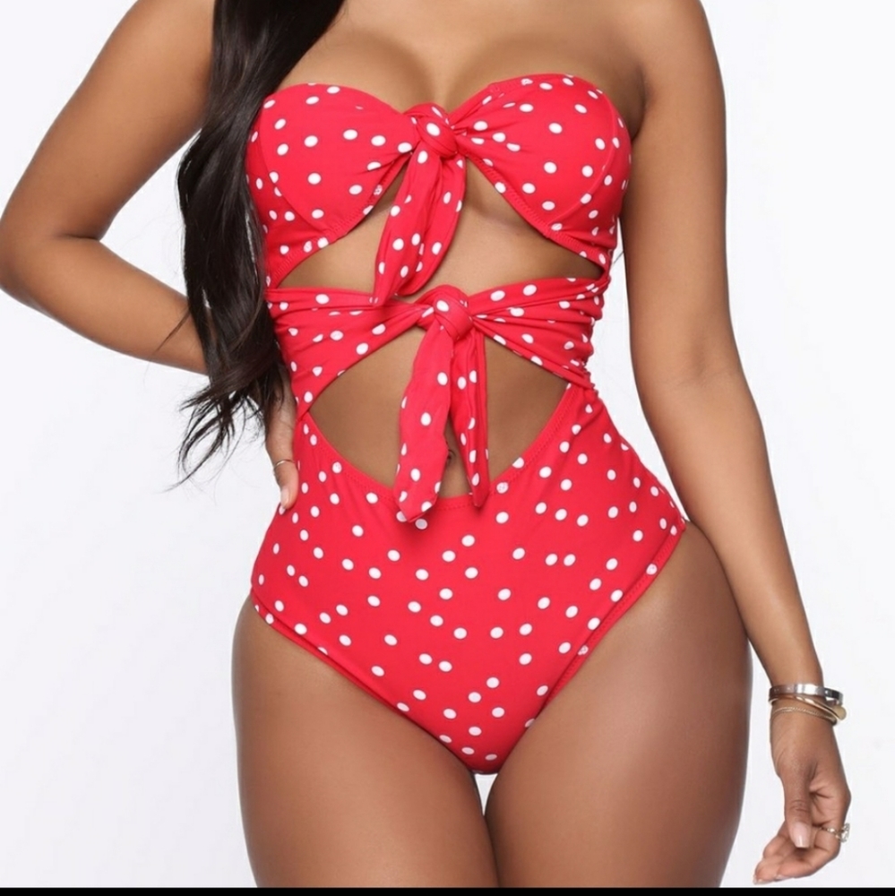 😍HOST PICK!! 🆕Envya | Polka Dot Strapless Swimsuit Size Medium